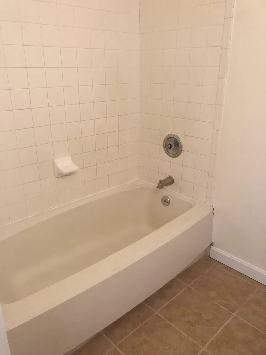 Building Photo - 7 Village Rock Ln