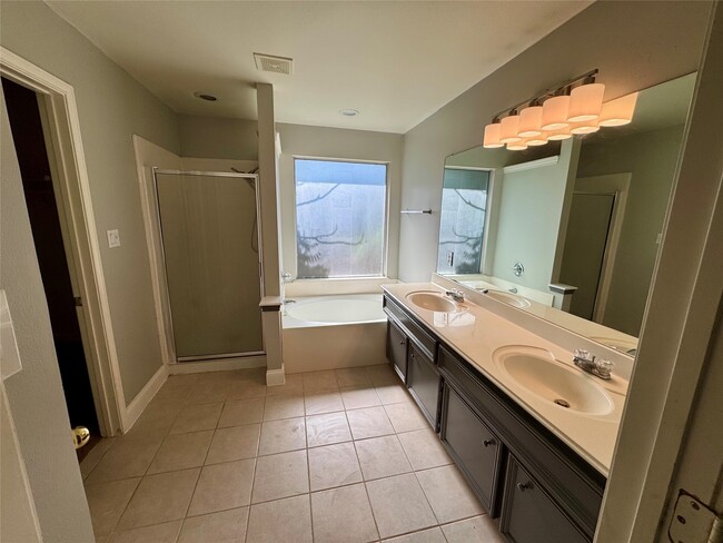 Building Photo - 1403 Waterside Village Drive