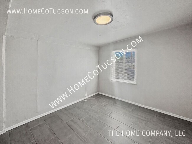 Building Photo - 1051 S 4th Ave