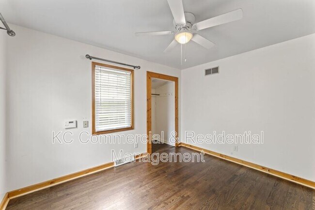 Building Photo - 7809 NE San Rafael Dr