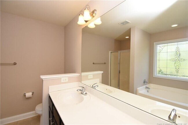Building Photo - 148 S Prince Henry Way