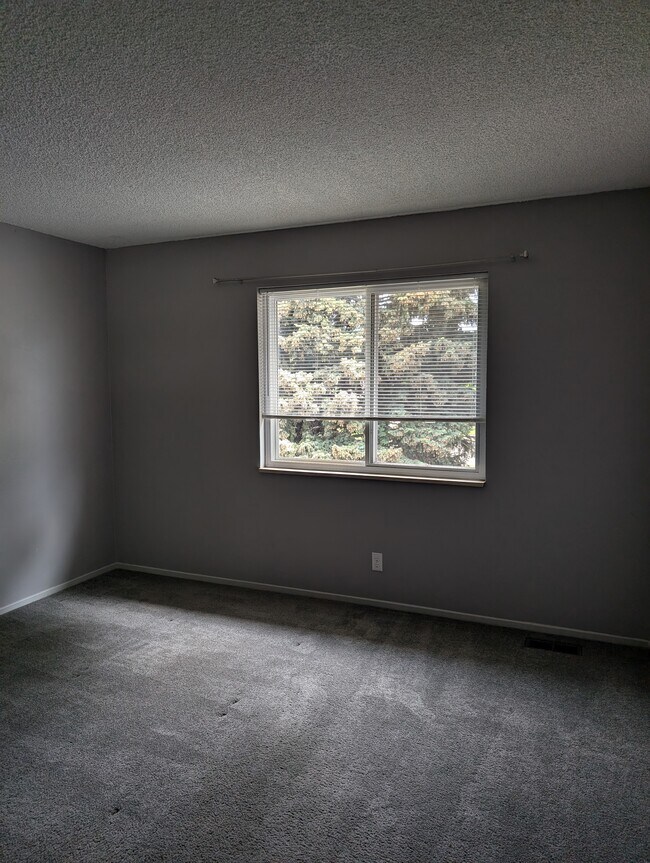 Building Photo - 3355 S Flower St