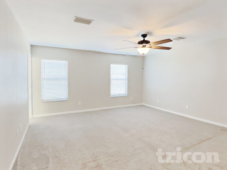 Building Photo - 10908 Golden Silence Dr