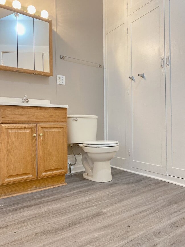 Building Photo - Updated 4 bed 2 bath house right in the heart of Benson.