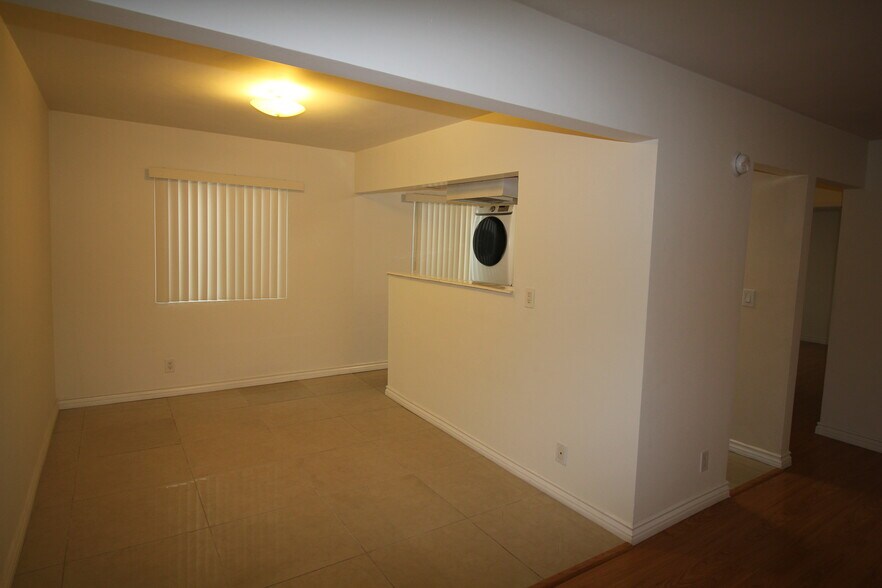 Dining-Room - 2010 Pacific Ave