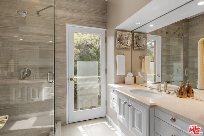 Building Photo - 10023 Westwanda Dr