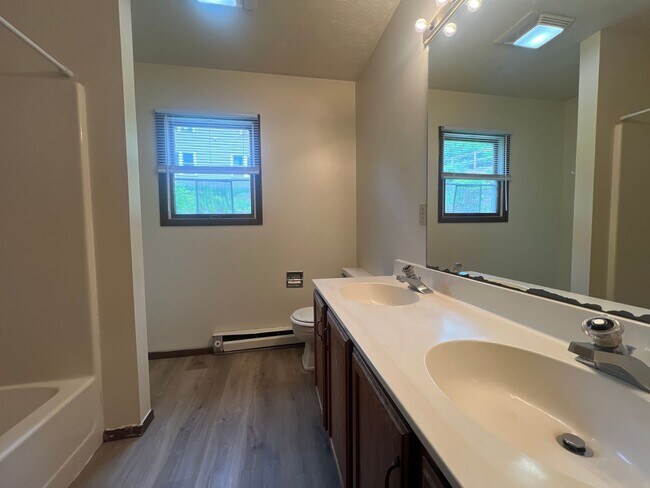 Building Photo - 367 Falling Run Rd