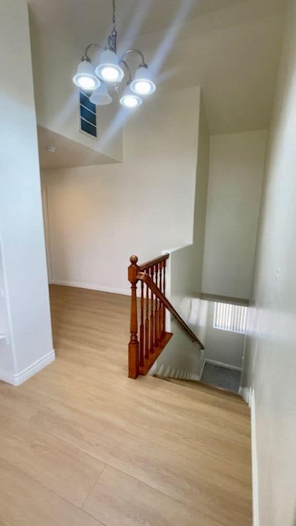 Building Photo - Remodeled Duplex close to the beach