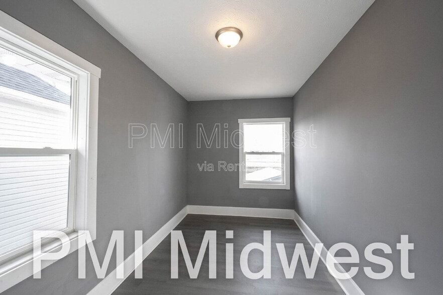 Building Photo - 22 N Euclid Ave