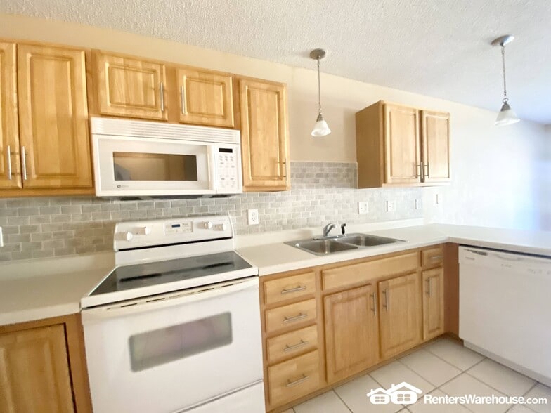 Building Photo - 3701 Brook Ridge Ct