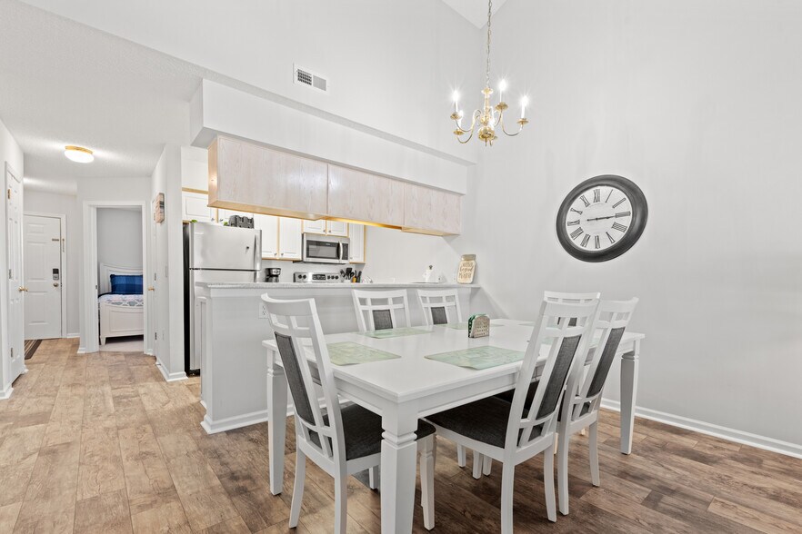 Building Photo - 5030 Windsor Green Way