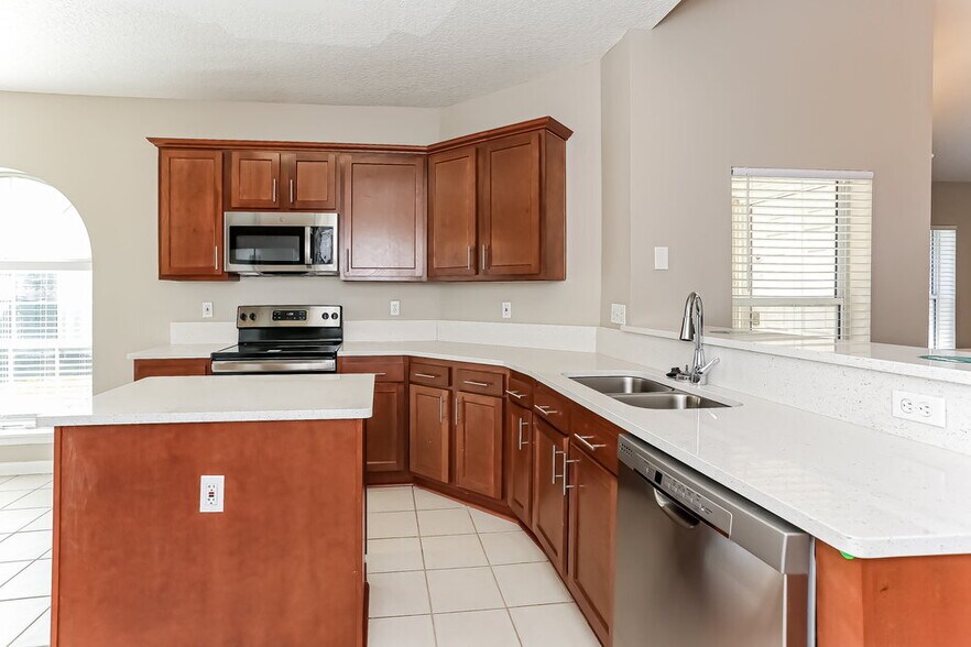 Building Photo - 5060 Cape Elizabeth Ct W