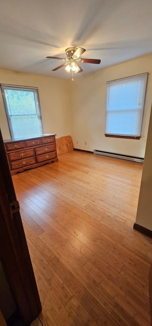 Building Photo - 2 Bedroom 1 Bath House $1,600 - Available May 2026!