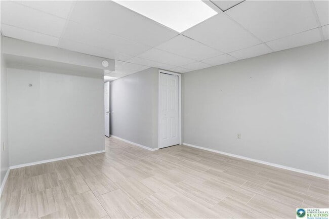 Building Photo - 1885 Redwood Dr