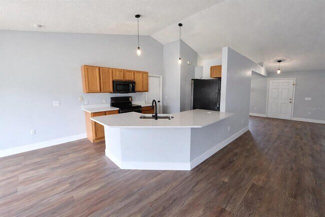 Building Photo - 1451 Swan Ct