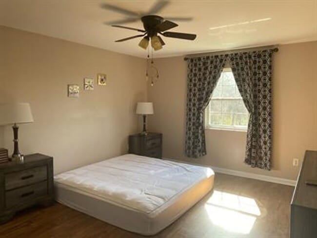Building Photo - Lovely 4 Bedroom 3 Bath home in Hurricane WV