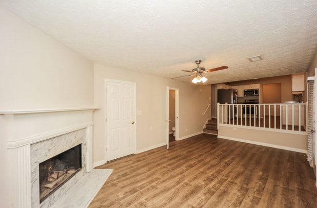 Building Photo - 6614 Rebecca Lou Ln