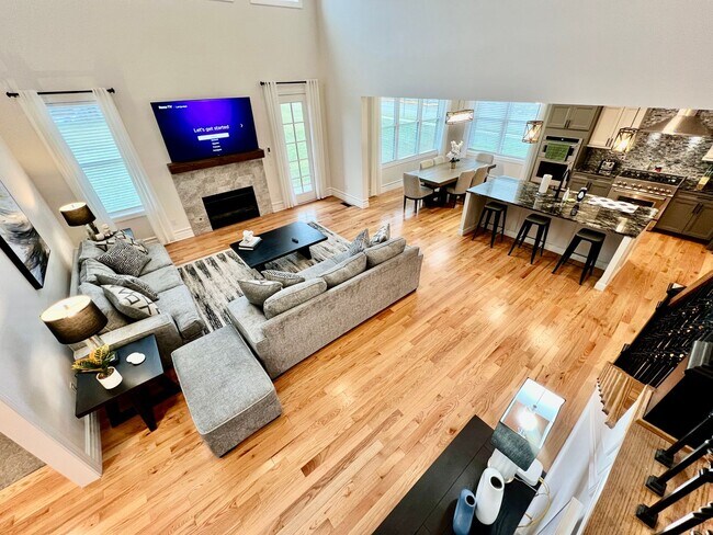 Building Photo - NEW, big, beautiful, Executive Home Liberty Twp