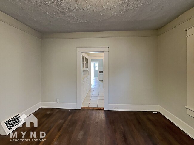 Building Photo - 1324 42nd St Ensley