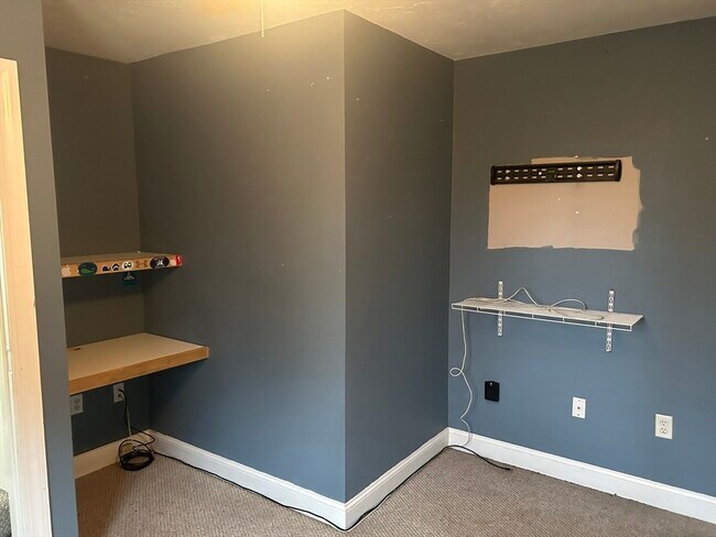 Building Photo - 31 Wellington St