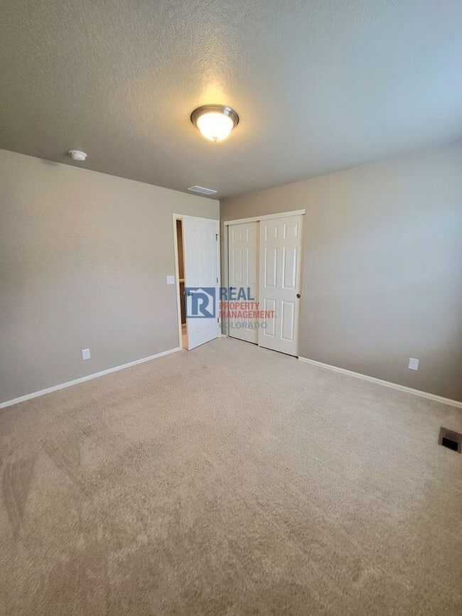 Building Photo - 6075 Sun Mesa Cir
