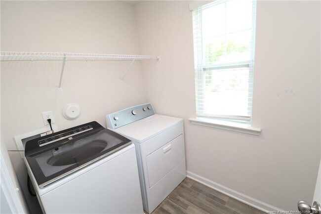 Building Photo - 114 Scoville Rd