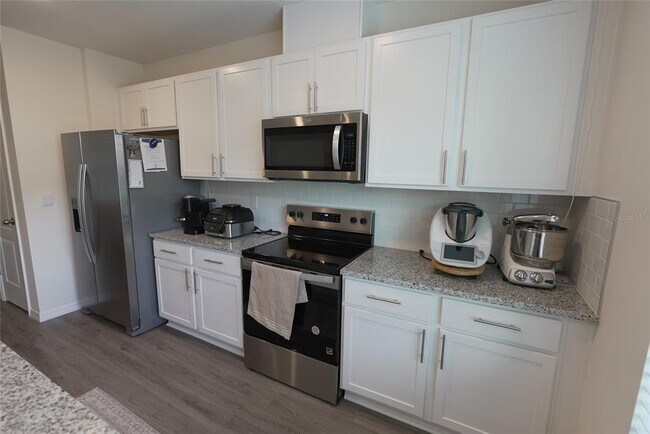 Building Photo - 2729 Flushing Dr