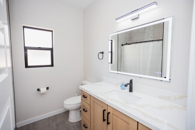 Building Photo - VR - 881 Pueblo Dr