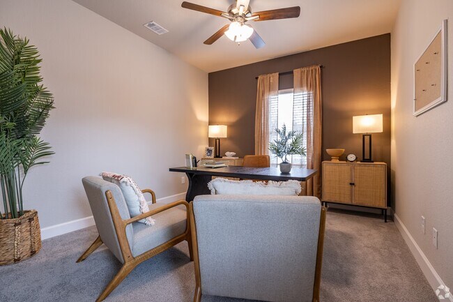 Building Photo - Luxury Living with Up to 8 Weeks Free!