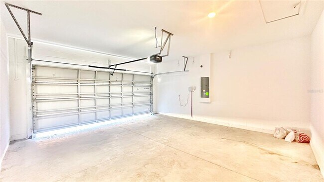 Building Photo - 683 Daring Dr