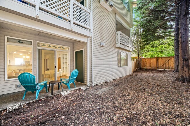 Building Photo - Available Now! Charming 3-Bedroom Home in ...