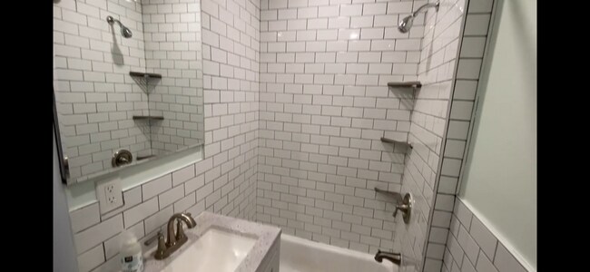 Building Photo - 112 Marshall St