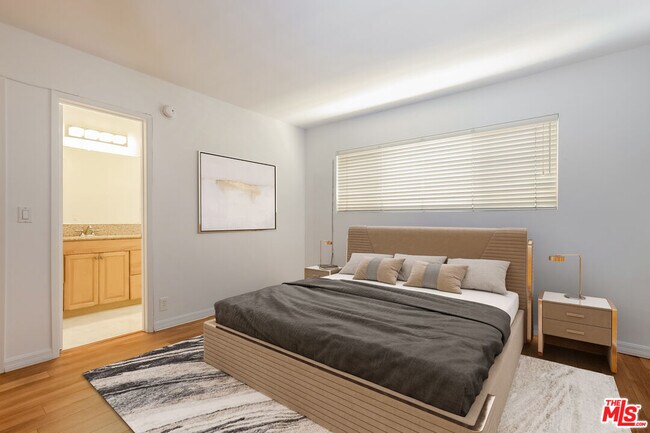 Building Photo - 1608 S Bentley Ave