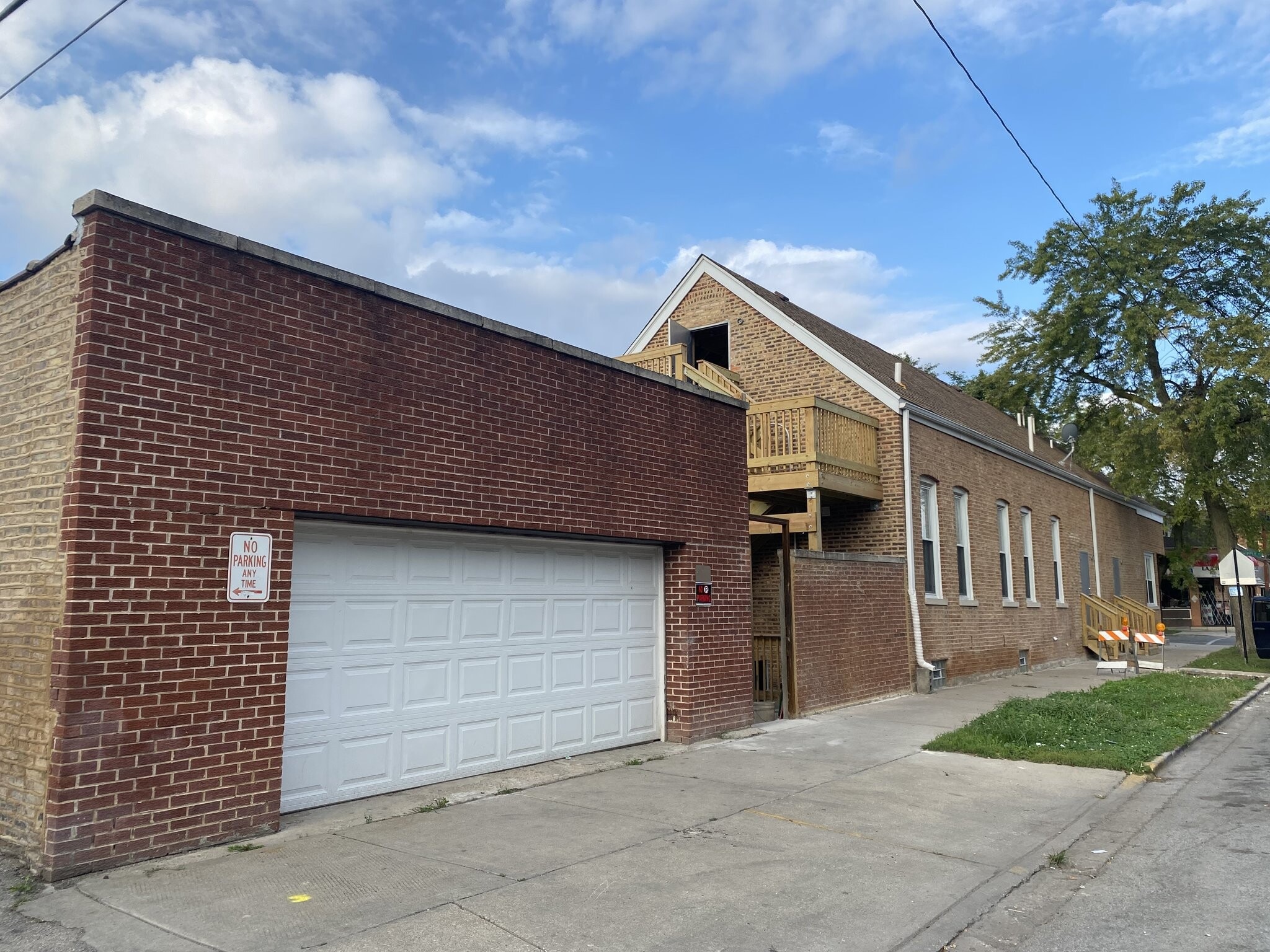 Building Photo - 2501 S Whipple St