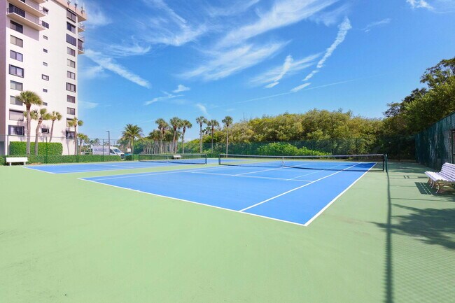 Building Photo - 801 S Ocean Dr