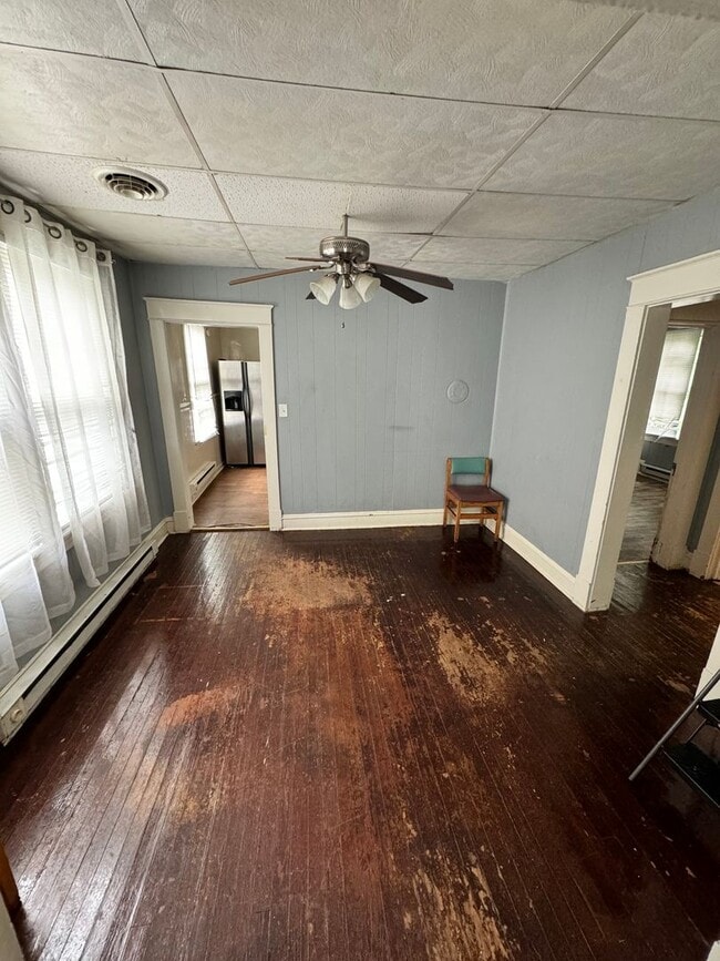 Building Photo - Beautiful 2 bed 1 bath house in Churchill