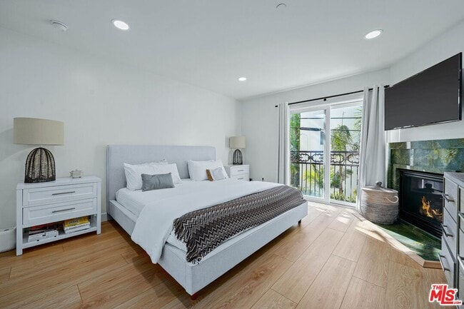 Building Photo - 123 S Clark Dr