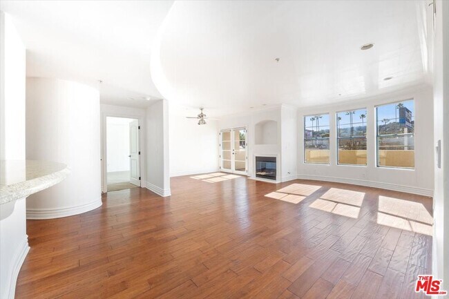 Building Photo - 12026 Hoffman St