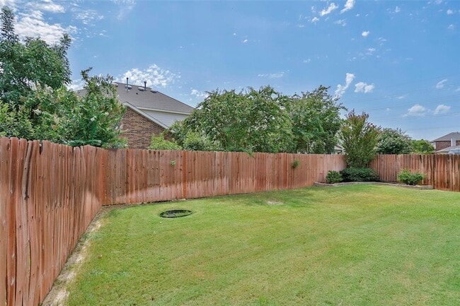 Building Photo - 15529 Landing Creek Ln