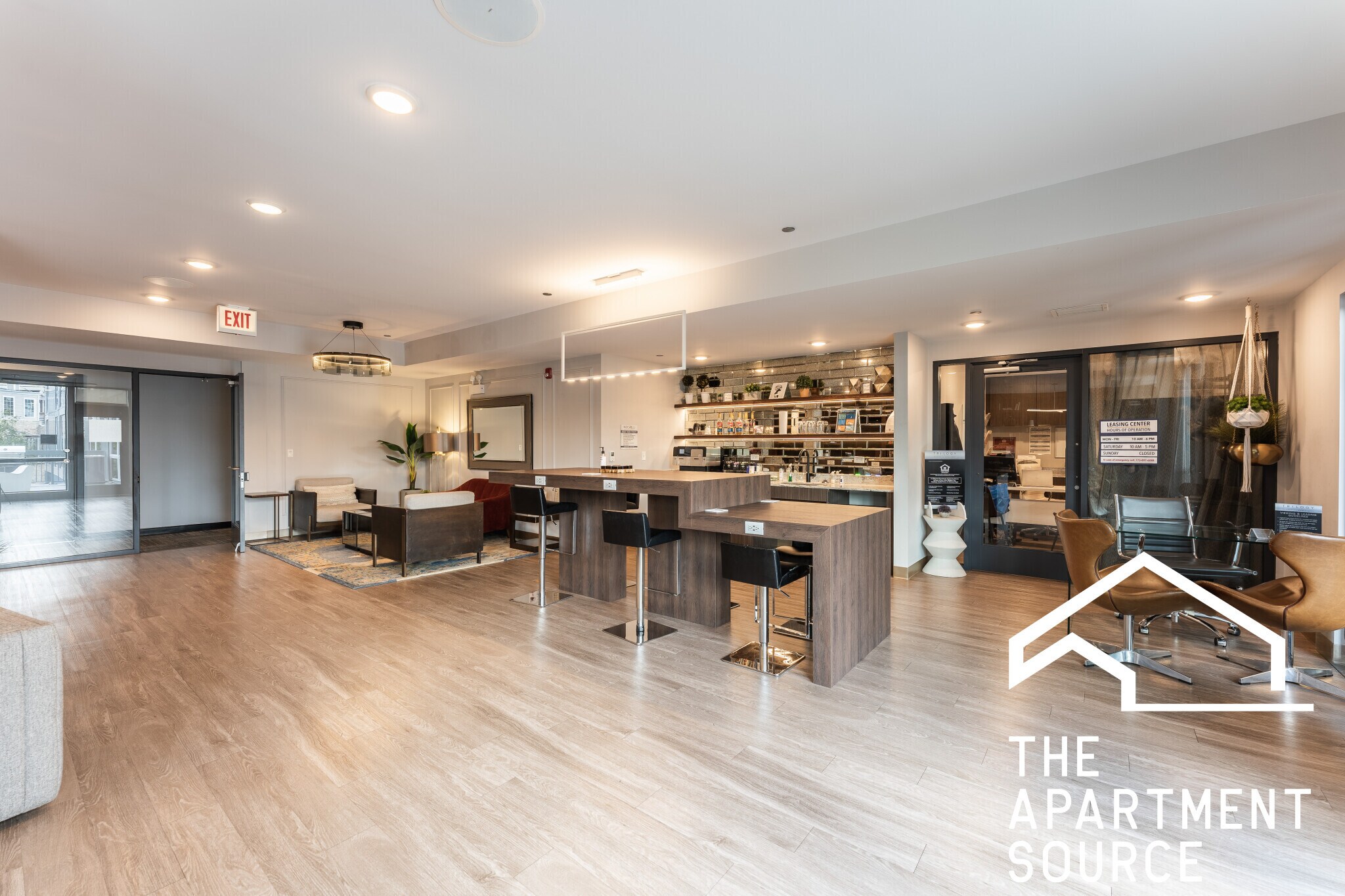 Building Photo - 2340 N California Ave