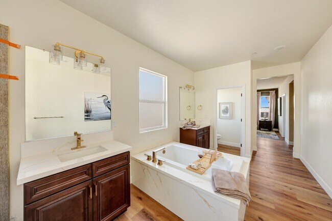 Building Photo - 2147 West Cardinal Avenue