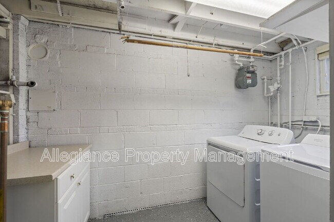 Building Photo - 2311 N Dinwiddie St
