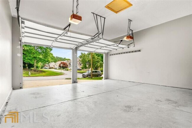 Building Photo - 3492 Chastain Glen Ln NE