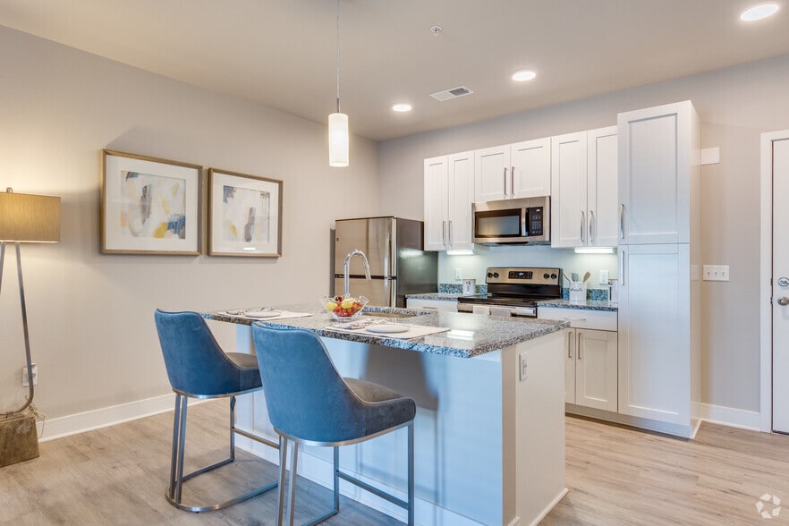 1BR, 1BA -707SF Kitchen - The Edison at Bridlespur