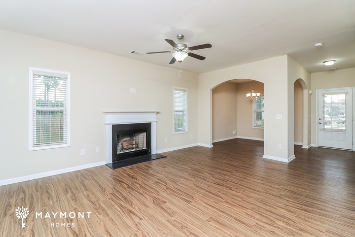 Building Photo - 705 Azalea Pt