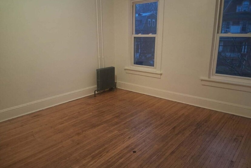 Building Photo - 251 N Main St