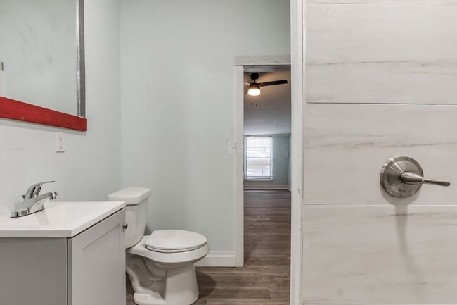 Building Photo - Remodeled three bed house on a quiet cul-de-sac