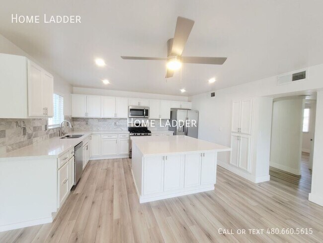 Building Photo - 2301 N 27th St