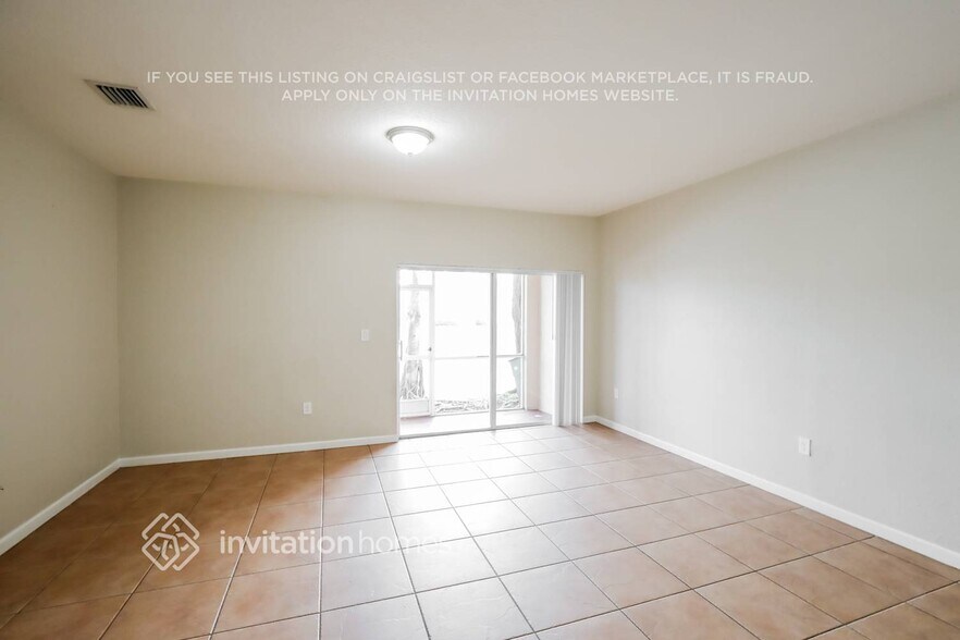 Building Photo - 8899 N Isles Cir