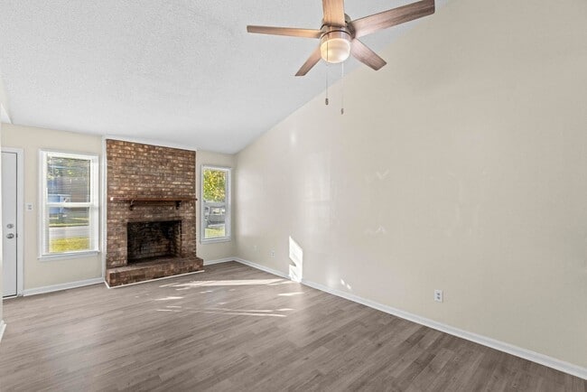 Building Photo - 130-132-132 Pine Crest Dr